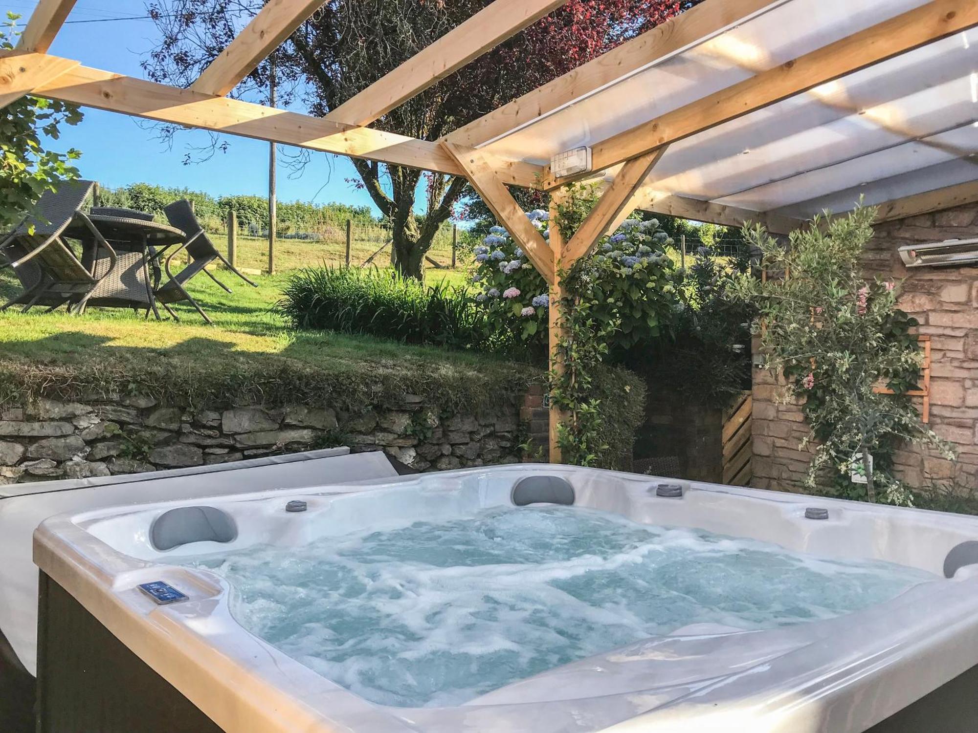 Ffynnonlwyd Cottage Llangynin Екстериор снимка