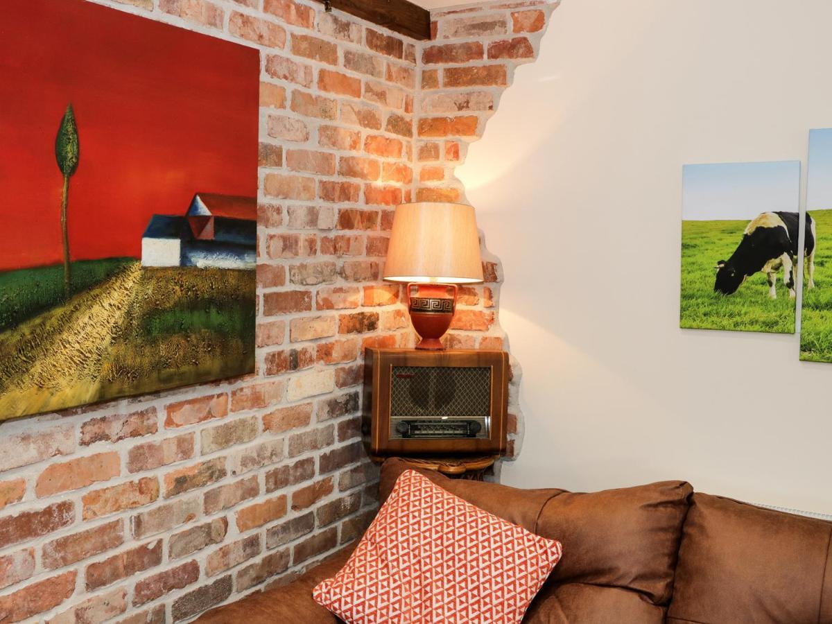 Ffynnonlwyd Cottage Llangynin Екстериор снимка